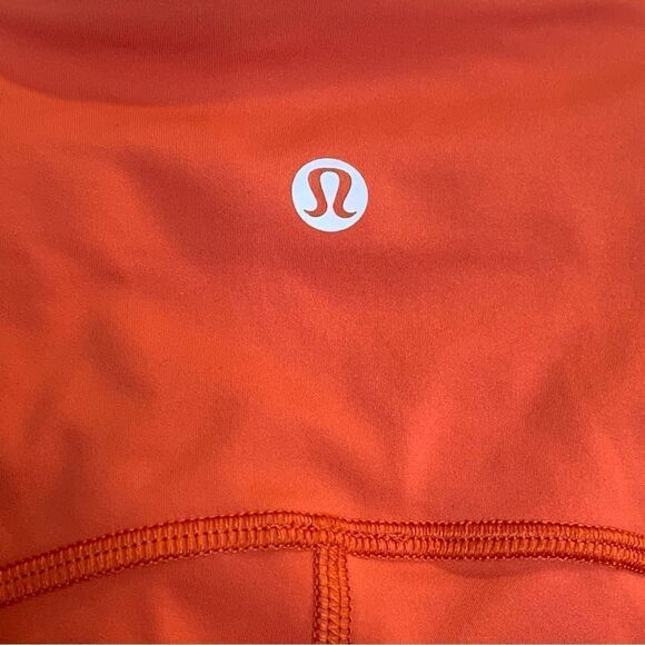 Lululemon Strength & Sweat Crop Size 2 - Picture 6 of 9